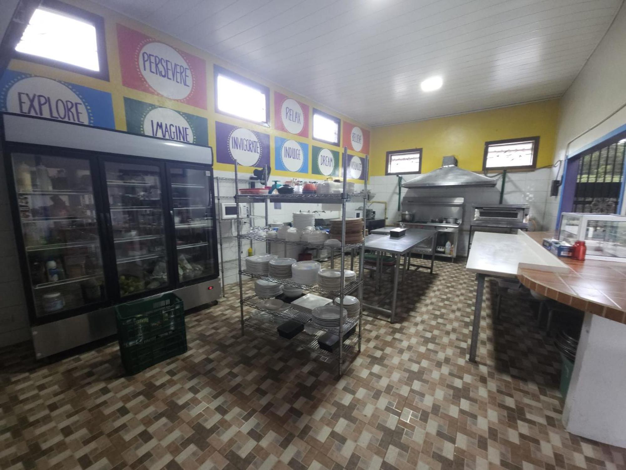 Toucan Lane Hotel And Restaurant ヌエボ・アレナル エクステリア 写真